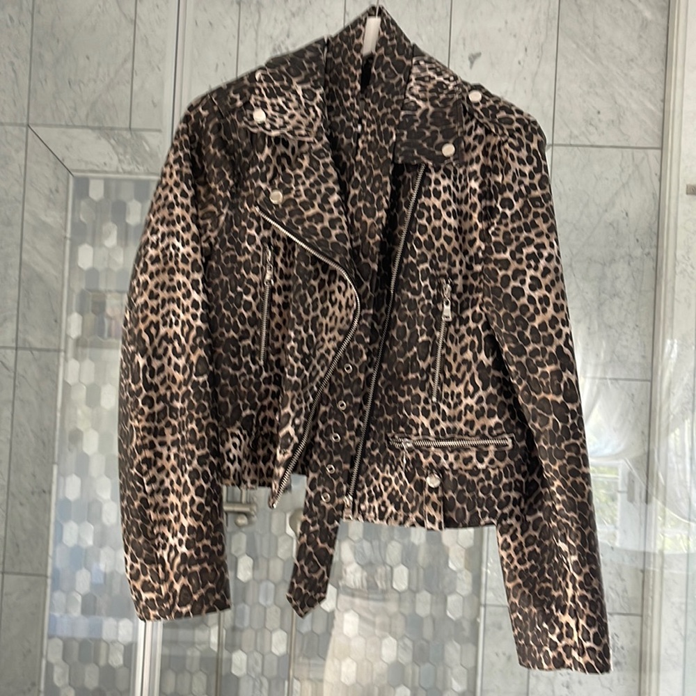 Leaperd jacket with belt